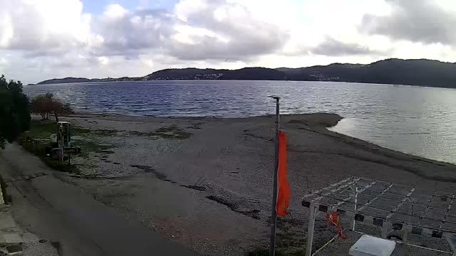 Beach in the village of Viganj on the Peljesac peninsula (windsurfing beach) cam#2