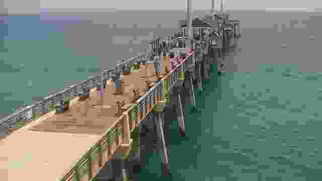 Jennette's Pier in Nags Head town, NC, USA (cam #2)